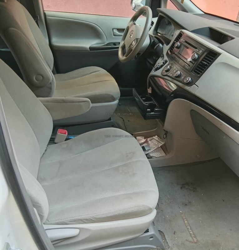 2012 Toyota sienna in nigeria image