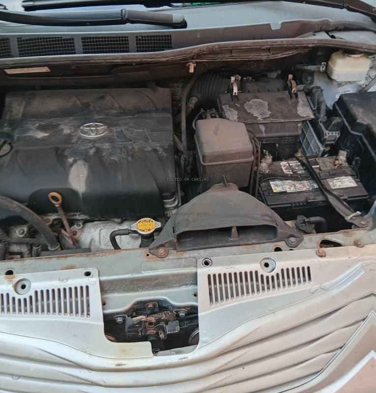 2012 Toyota sienna in nigeria image
