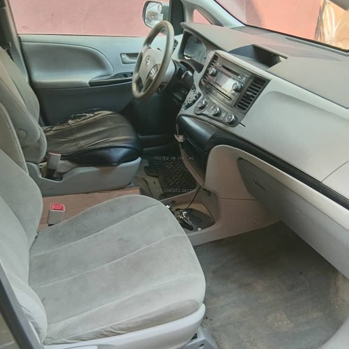 2012 Toyota sienna in nigeria