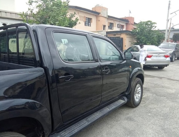 2014 TOYOTA HILUX FOR SALE NIGERIA USED