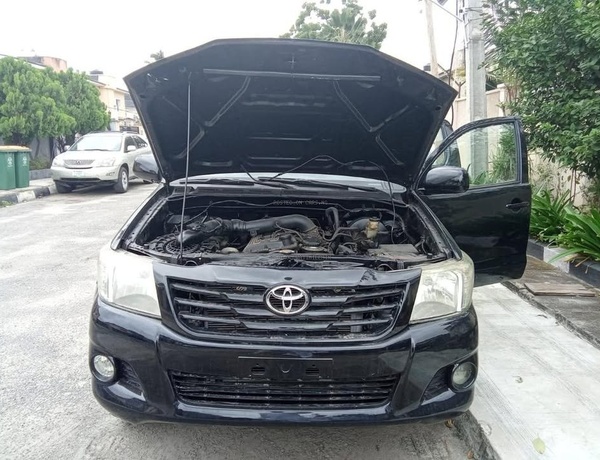 2014 TOYOTA HILUX FOR SALE NIGERIA USED