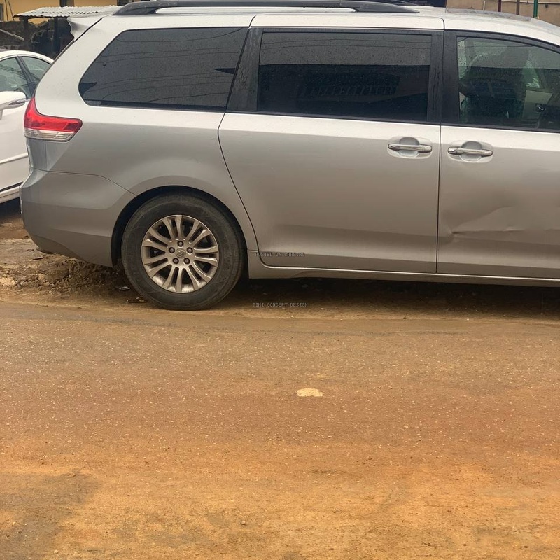 Foreign Used 2015 Toyota Sienna XLE for Sale In Lagos image