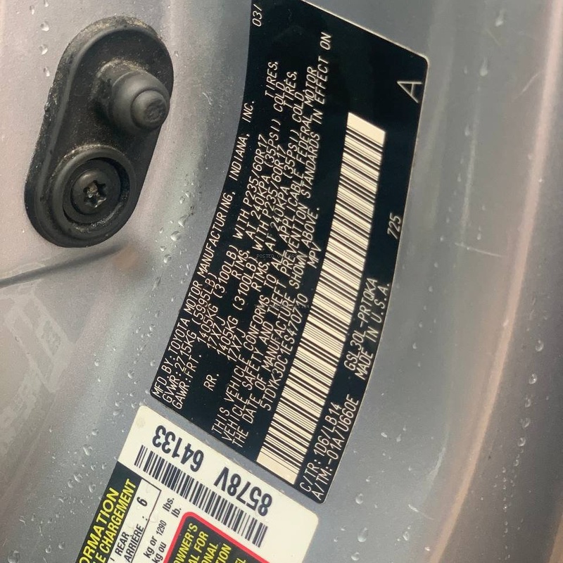 Foreign Used 2015 Toyota Sienna XLE for Sale In Lagos image