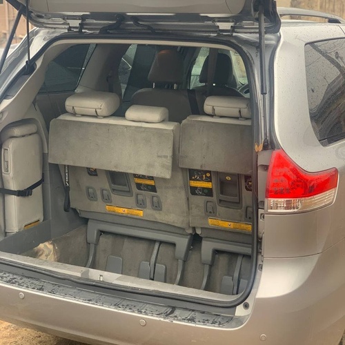 Foreign Used 2015 Toyota Sienna XLE for Sale In Lagos