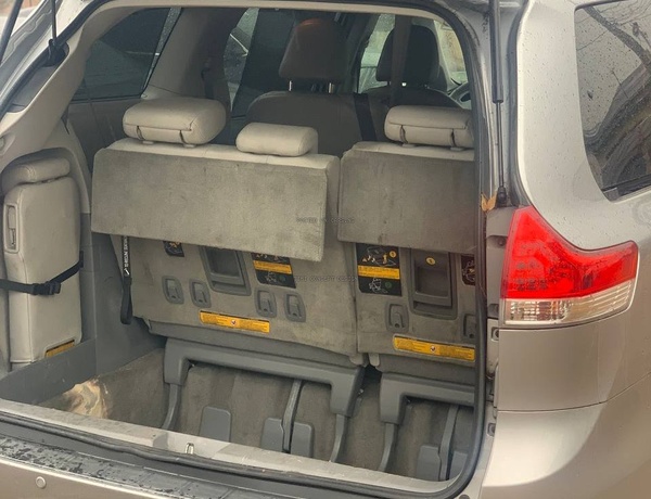 Foreign Used 2015 Toyota Sienna XLE for Sale In Lagos