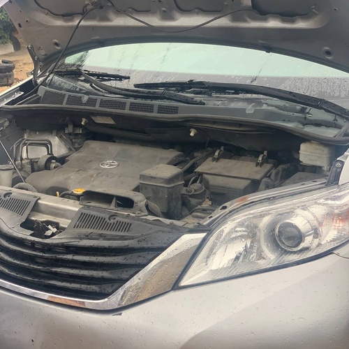 Foreign Used 2015 Toyota Sienna XLE for Sale In Lagos