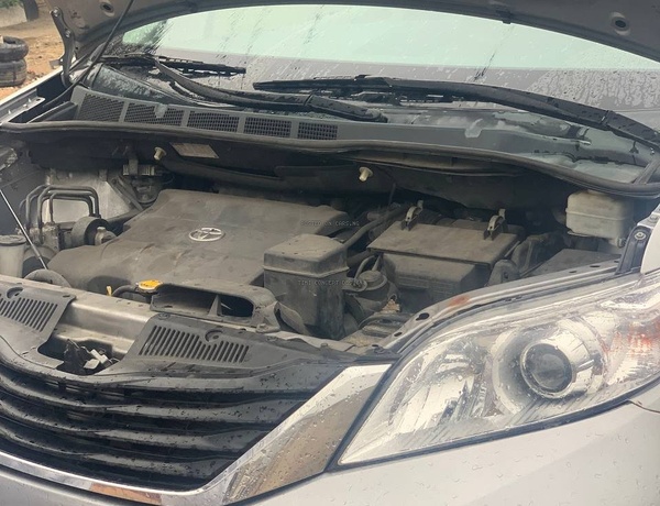 Foreign Used 2015 Toyota Sienna XLE for Sale In Lagos