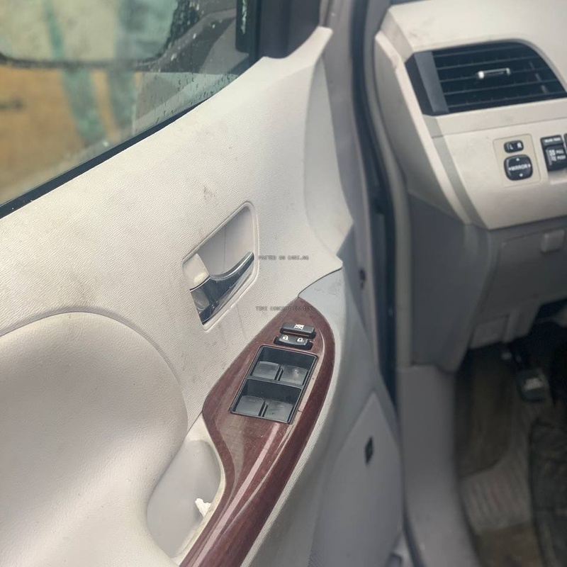 Foreign Used 2015 Toyota Sienna XLE for Sale In Lagos image