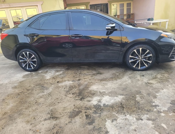 2018 TOYOTA COROLLA SE CAR FOR SALE IN NIGERIA
