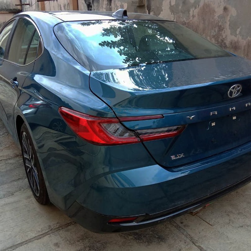 2025 Toyota Camry XLE Hybrid Electric + Petrol image