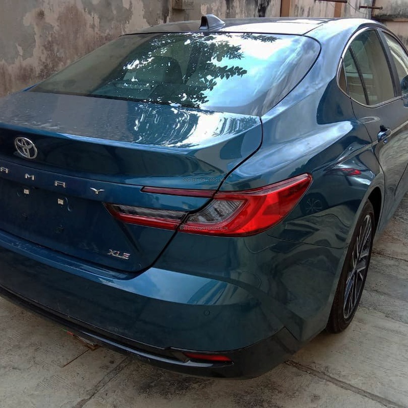 2025 Toyota Camry XLE Hybrid Electric + Petrol image