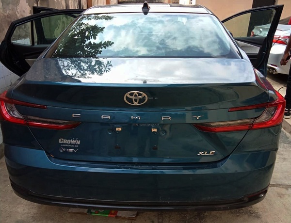 2025 Toyota Camry XLE Hybrid Electric + Petrol