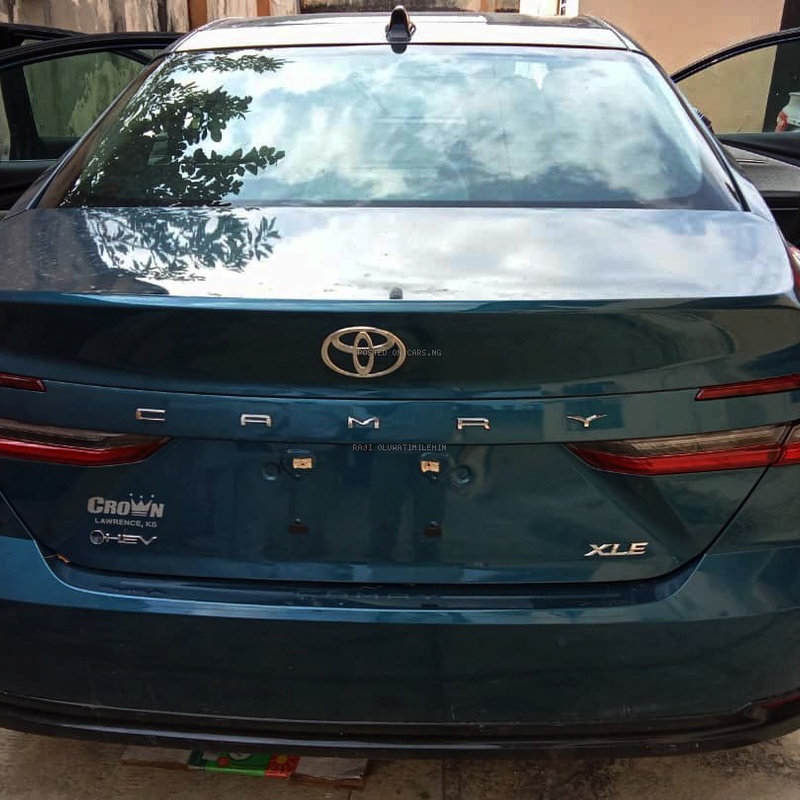 2025 Toyota Camry XLE Hybrid Electric + Petrol image