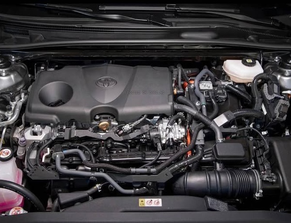 2025 Toyota Camry XLE Hybrid Electric + Petrol