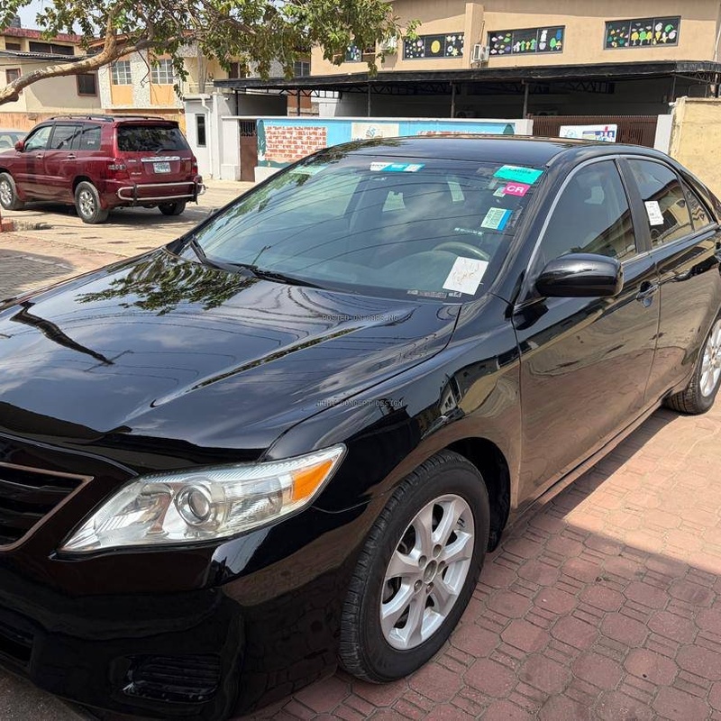 Clean 2011 Toyota Camry LE for Sale In Lagos image