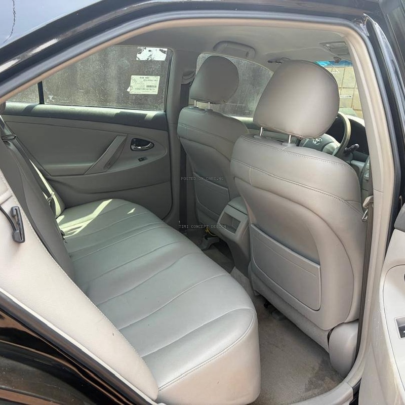 Clean 2011 Toyota Camry LE for Sale In Lagos image