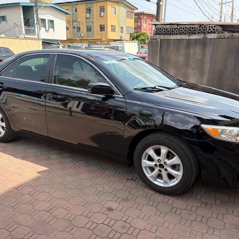Clean 2011 Toyota Camry LE for Sale In Lagos image
