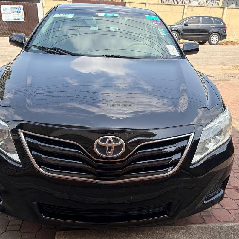 Clean 2011 Toyota Camry LE for Sale In Lagos image