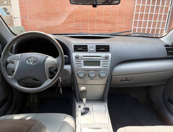 Clean 2011 Toyota Camry LE for Sale In Lagos