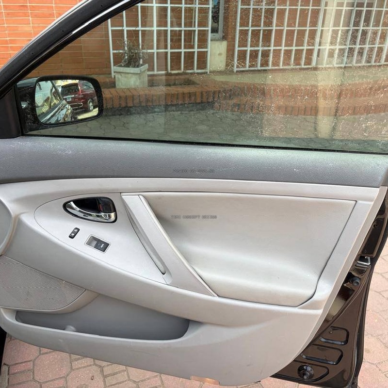 Clean 2011 Toyota Camry LE for Sale In Lagos image