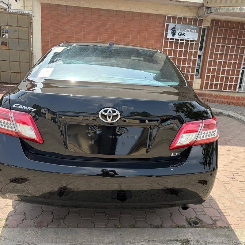 Clean 2011 Toyota Camry LE for Sale In Lagos image