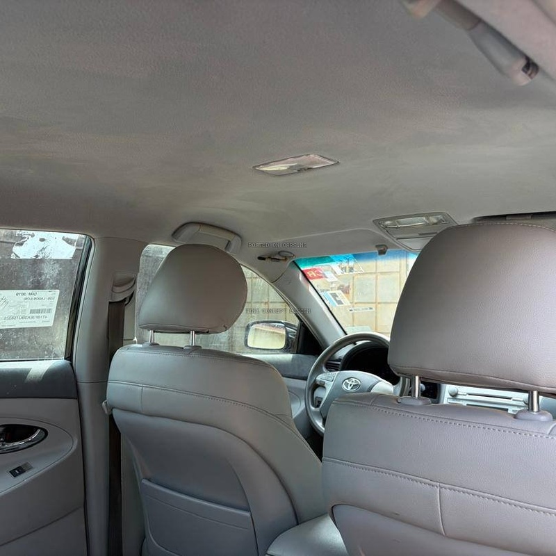 Clean 2011 Toyota Camry LE for Sale In Lagos image
