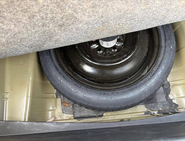 Clean 2011 Toyota Camry LE for Sale In Lagos