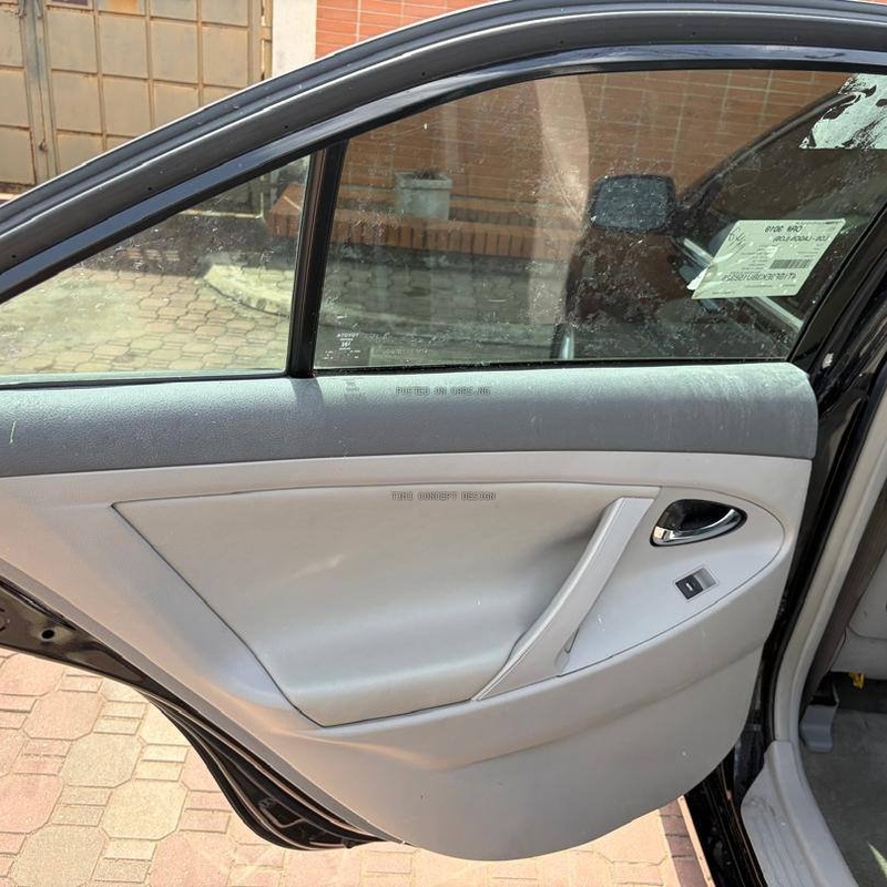 Clean 2011 Toyota Camry LE for Sale In Lagos image