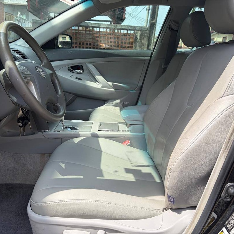 Clean 2011 Toyota Camry LE for Sale In Lagos image