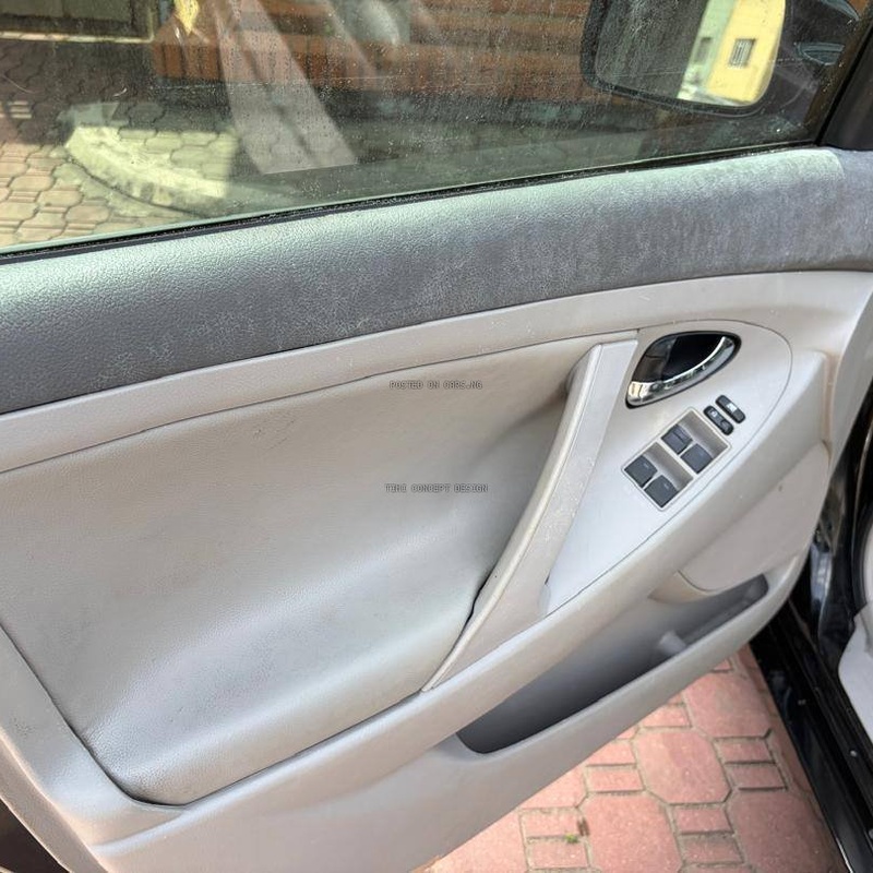 Clean 2011 Toyota Camry LE for Sale In Lagos image