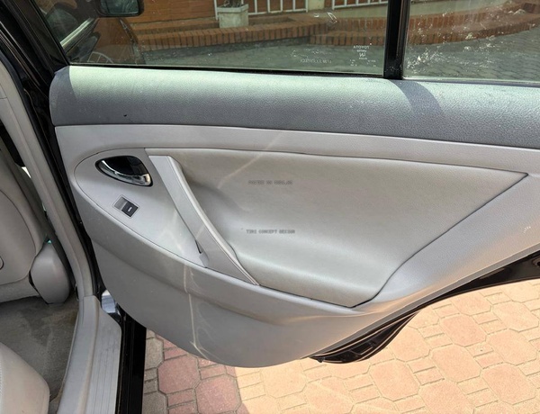 Clean 2011 Toyota Camry LE for Sale In Lagos