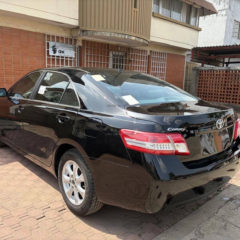 Clean 2011 Toyota Camry LE for Sale In Lagos image