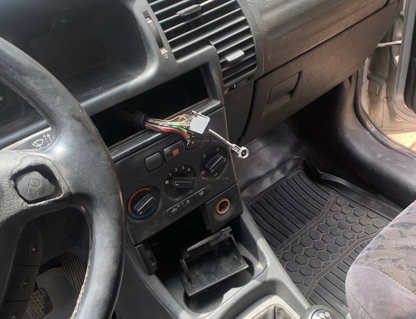 Clean Manual Opel Zafira 2002 for Sale in Lagos  