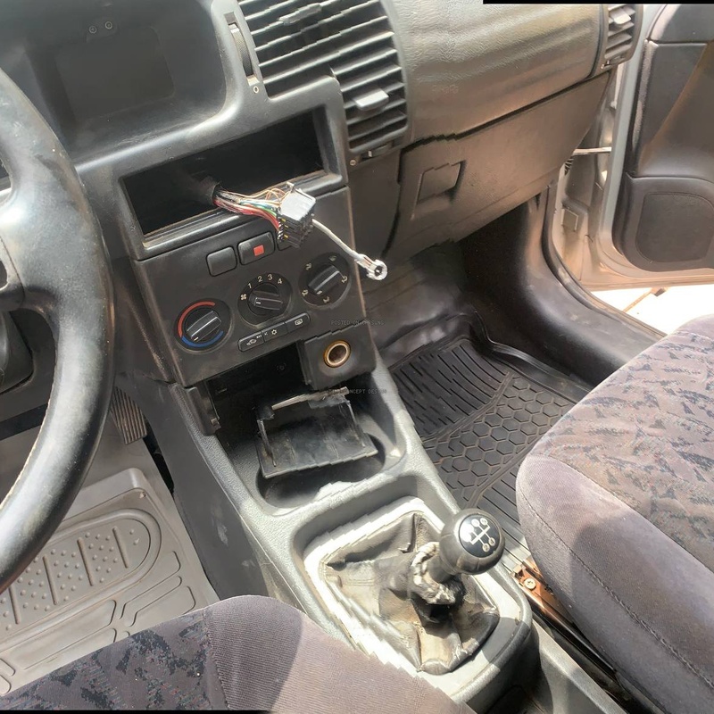 Clean Manual Opel Zafira 2002 for Sale in Lagos   image