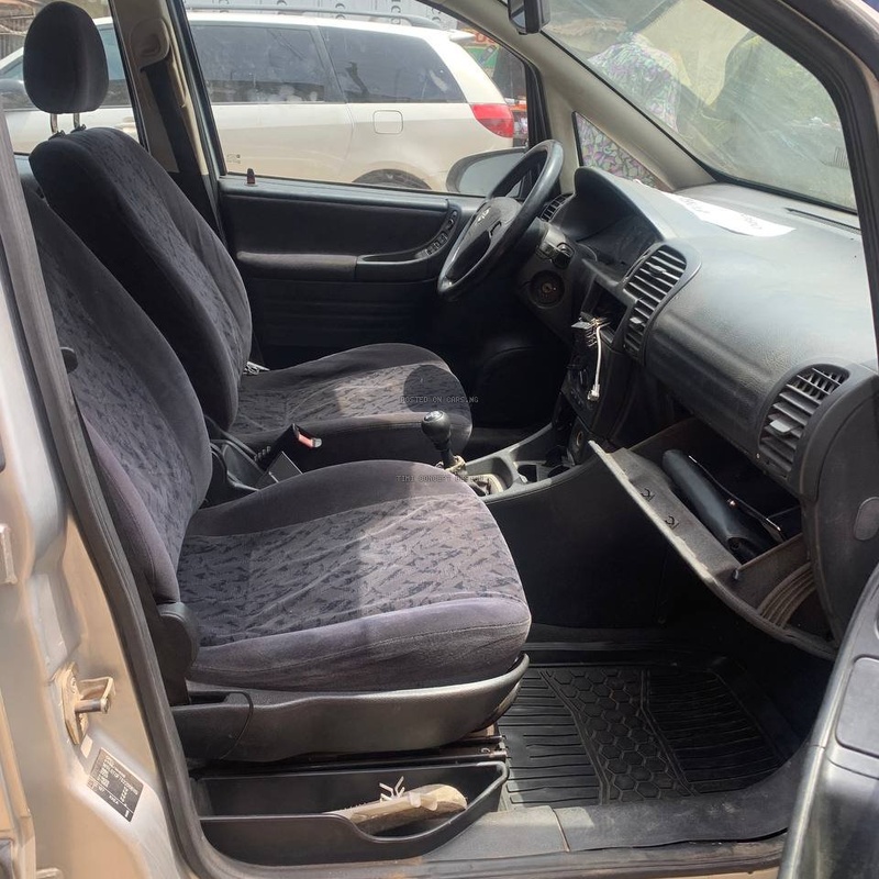 Clean Manual Opel Zafira 2002 for Sale in Lagos   image