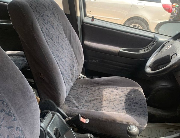 Clean Manual Opel Zafira 2002 for Sale in Lagos  