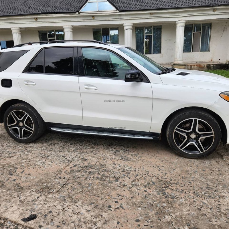 Clean Nigeria used Mercedes-Benz GLE 350 For sale in Lagos image