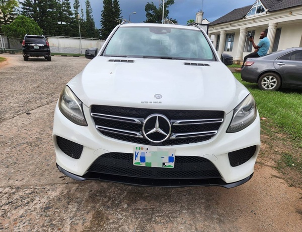 Clean Nigeria used Mercedes-Benz GLE 350 For sale in Lagos
