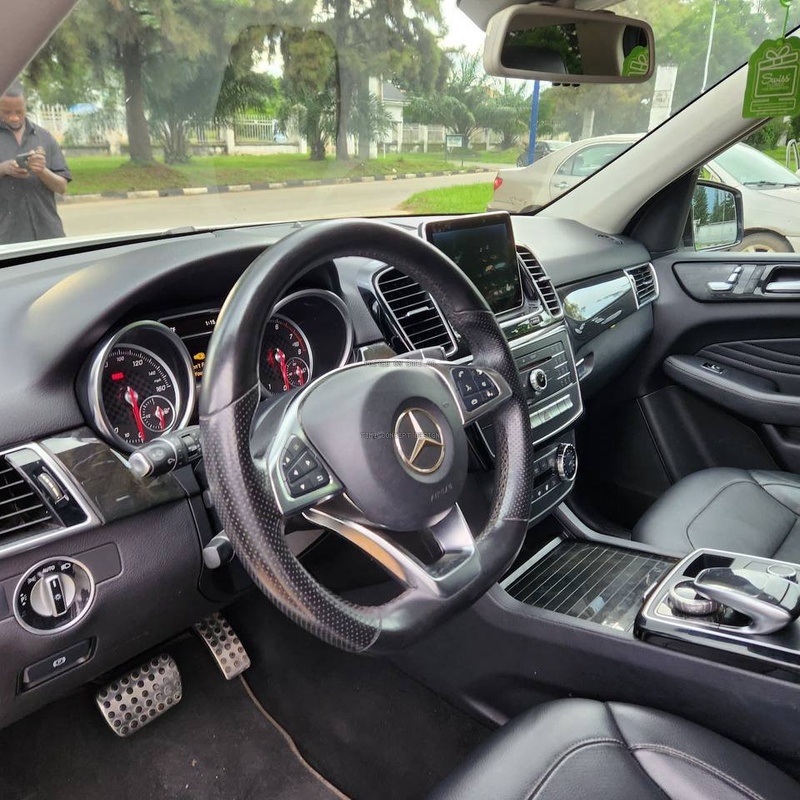 Clean Nigeria used Mercedes-Benz GLE 350 For sale in Lagos image