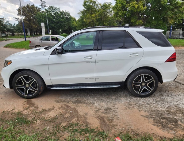 Clean Nigeria used Mercedes-Benz GLE 350 For sale in Lagos