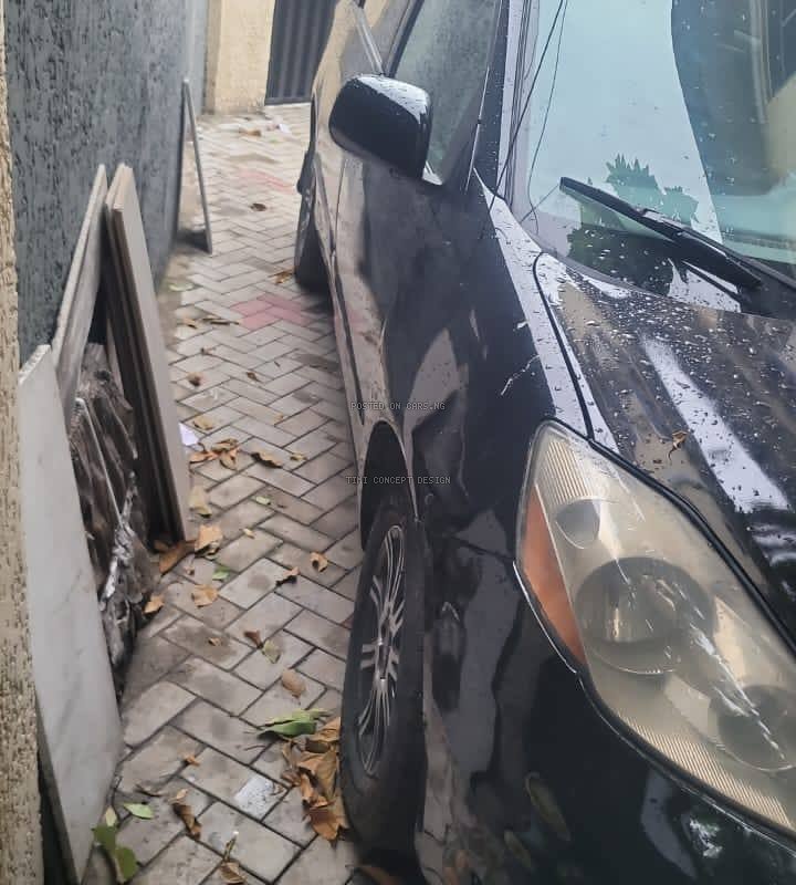 Clean Nigeria Used Toyota Sienna LE 2006 for Sale In Yaba image