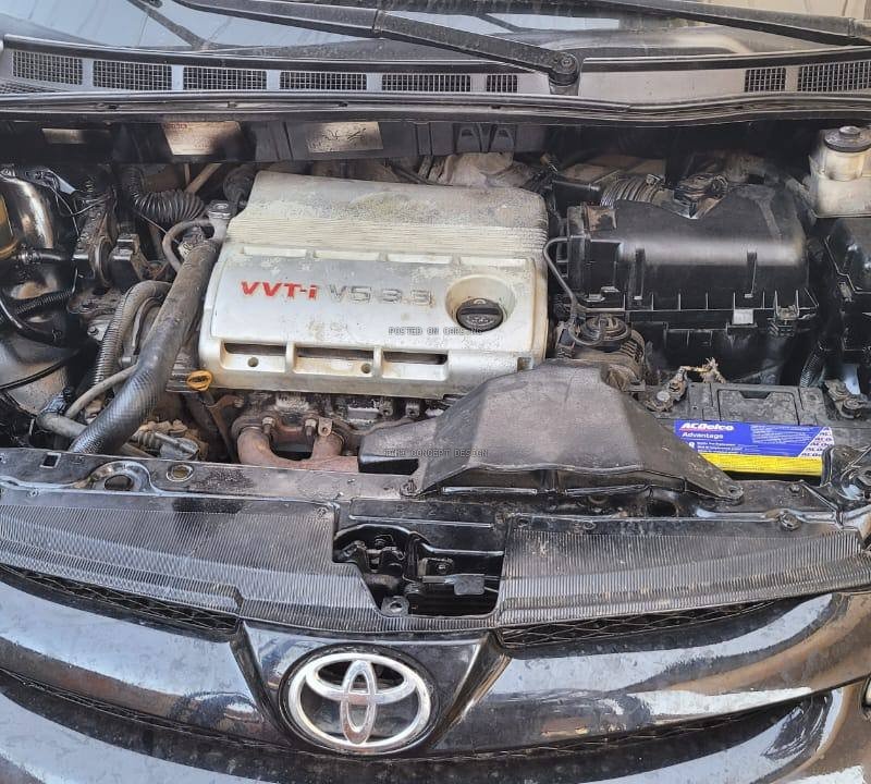 Clean Nigeria Used Toyota Sienna LE 2006 for Sale In Yaba image