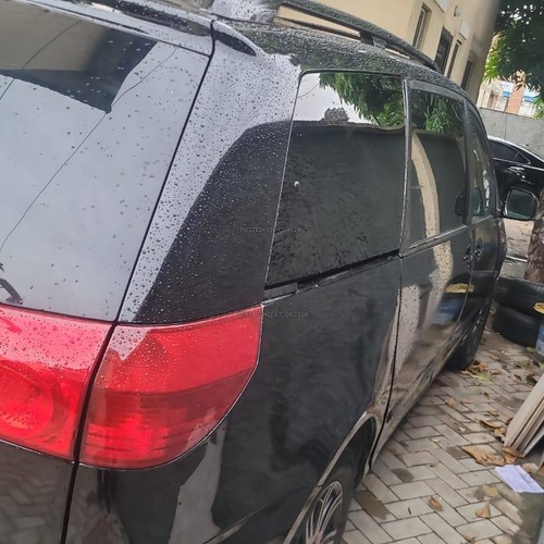 Clean Nigeria Used Toyota Sienna LE 2006 for Sale In Yaba