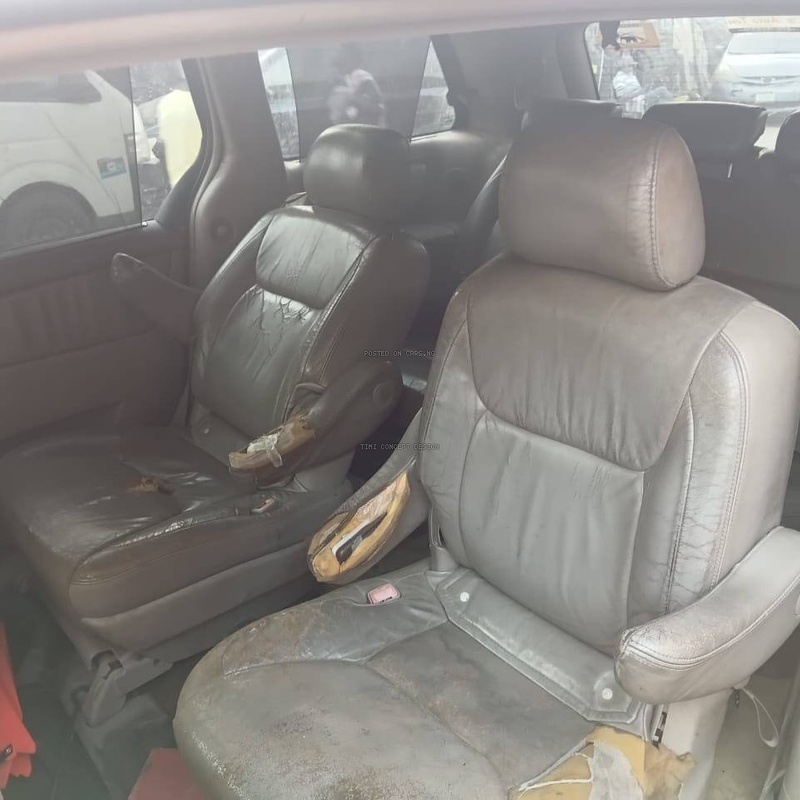 Dealers Deal Nigerian Used Toyota Sienna 2005 LE  for Sale image