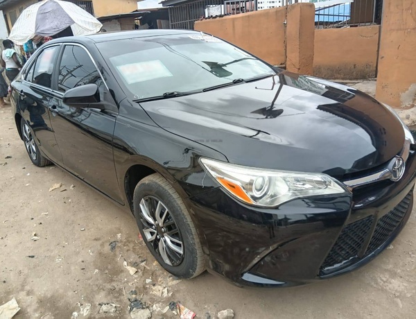 Foreign Used Toyota Camry 2014 for Sale In Yaba 