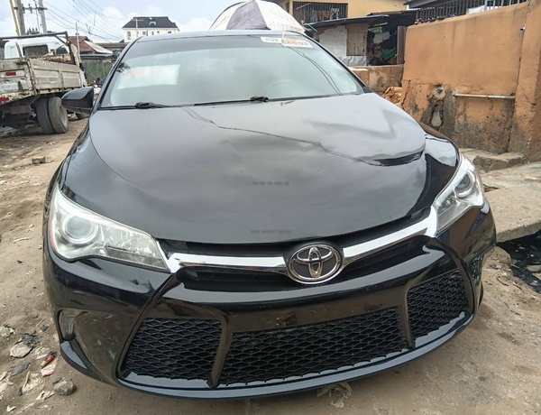 Foreign Used Toyota Camry 2014 for Sale In Yaba 