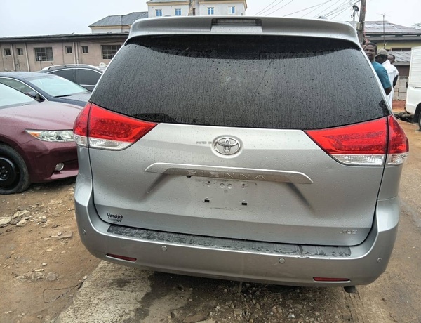 Foreign Used Toyota Sienna XLE 2014 for sale