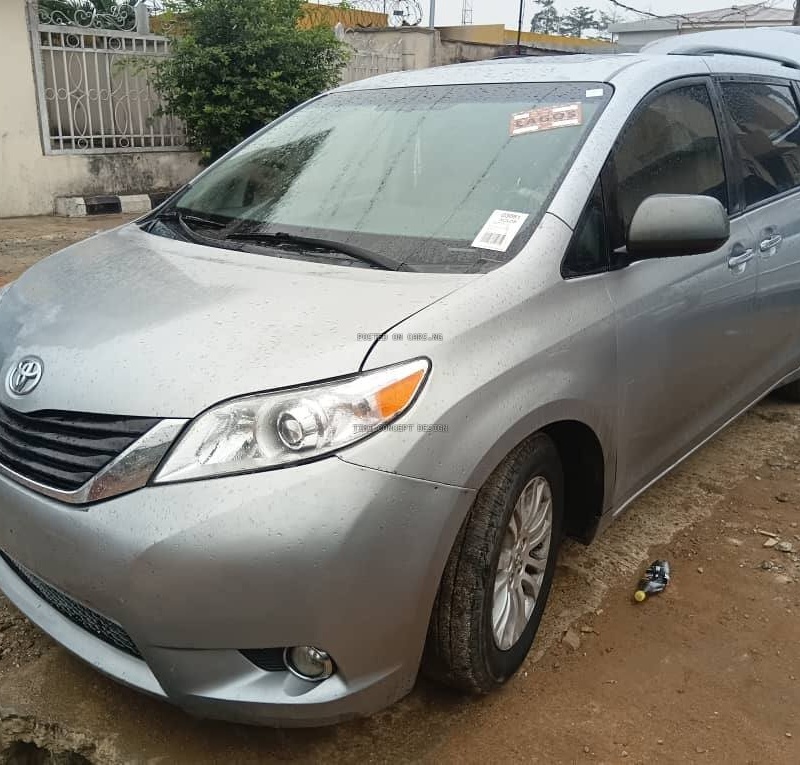 Foreign Used Toyota Sienna XLE 2014 for sale image