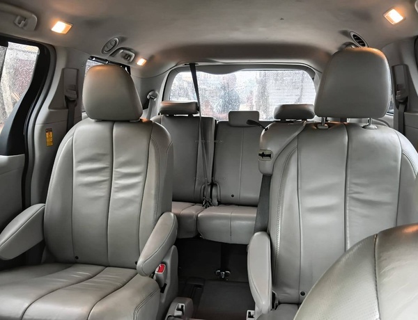 foreign used toyota sienna xle 2014 for sale