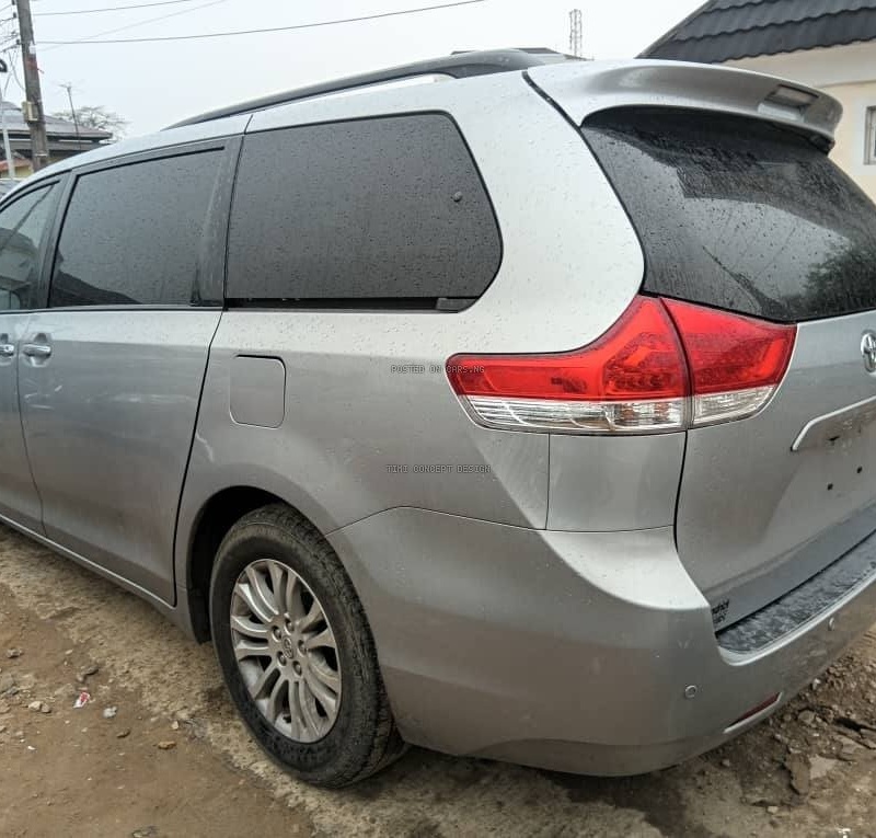 Foreign Used Toyota Sienna XLE 2014 for sale image